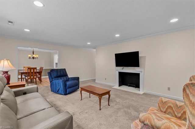 1055 Foothills Drive, Kernersville, NC 27284