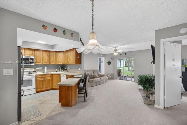 6555 Chasewood Drive D, Jupiter, FL 33458