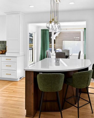 433 E PARKWAY BOULEVARD, Appleton, WI 54911