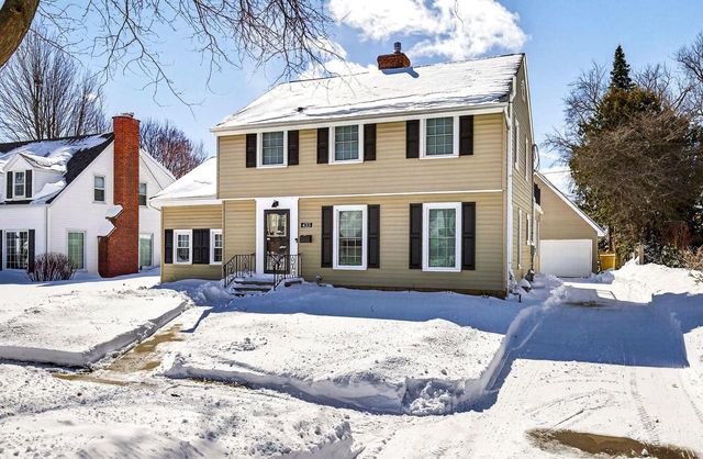 433 E PARKWAY BOULEVARD, Appleton, WI 54911