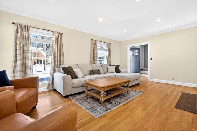 433 E PARKWAY BOULEVARD, Appleton, WI 54911