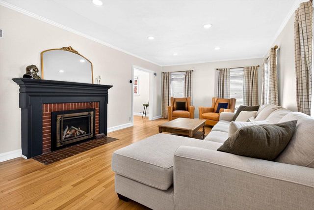 433 E PARKWAY BOULEVARD, Appleton, WI 54911