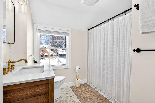 433 E PARKWAY BOULEVARD, Appleton, WI 54911