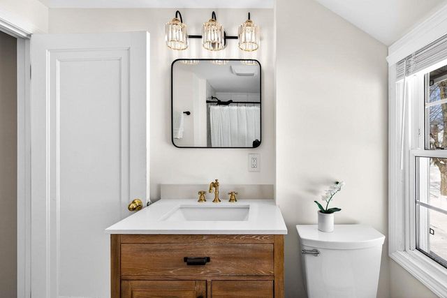 433 E PARKWAY BOULEVARD, Appleton, WI 54911