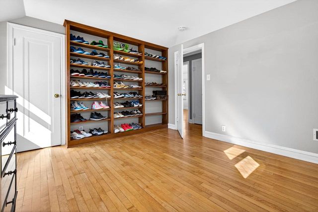 433 E PARKWAY BOULEVARD, Appleton, WI 54911