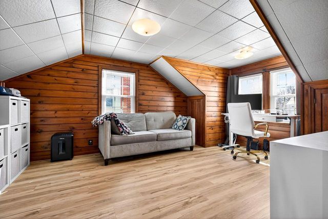 433 E PARKWAY BOULEVARD, Appleton, WI 54911