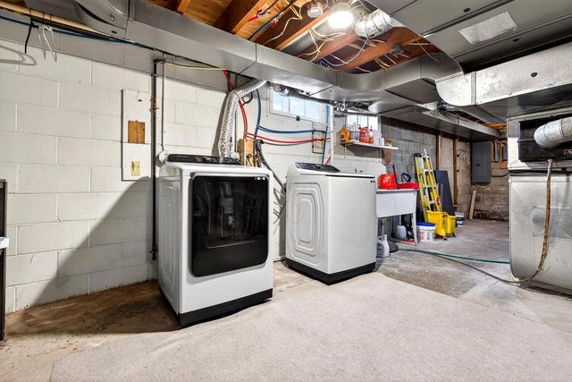 433 E PARKWAY BOULEVARD, Appleton, WI 54911