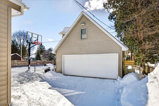 433 E PARKWAY BOULEVARD, Appleton, WI 54911