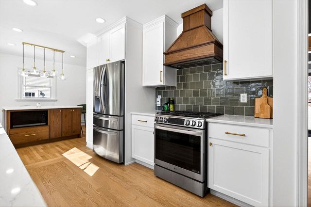 433 E PARKWAY BOULEVARD, Appleton, WI 54911