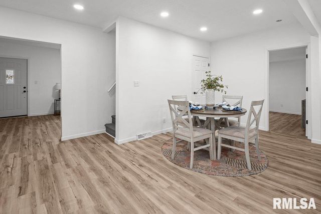 242 12TH Street, Rapids City, IL 61278