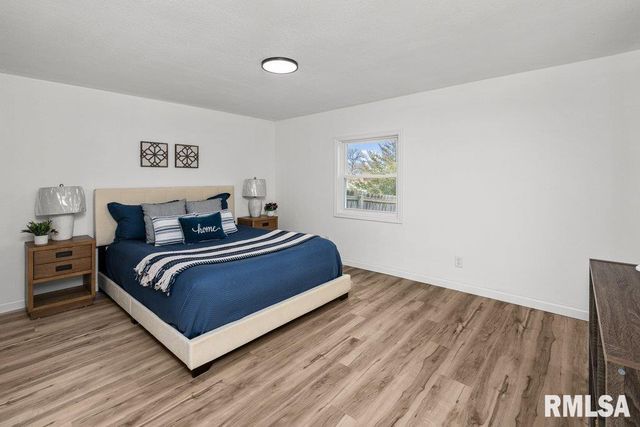 242 12TH Street, Rapids City, IL 61278