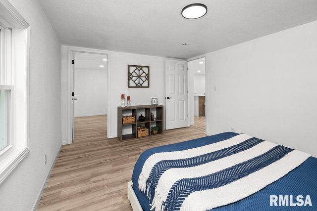 242 12TH Street, Rapids City, IL 61278