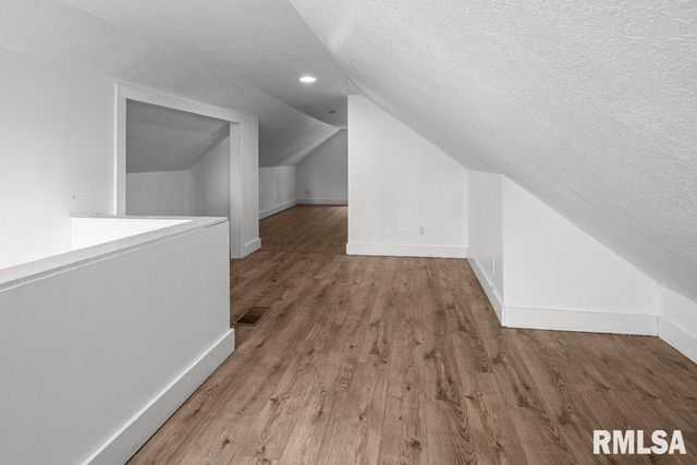 242 12TH Street, Rapids City, IL 61278