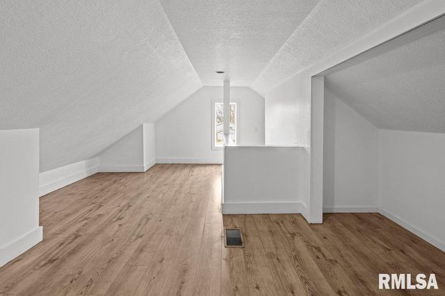 242 12TH Street, Rapids City, IL 61278