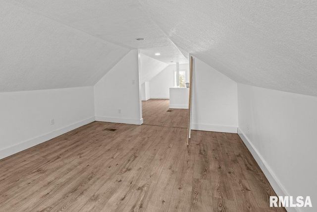 242 12TH Street, Rapids City, IL 61278