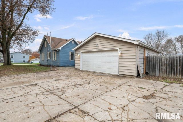 242 12TH Street, Rapids City, IL 61278