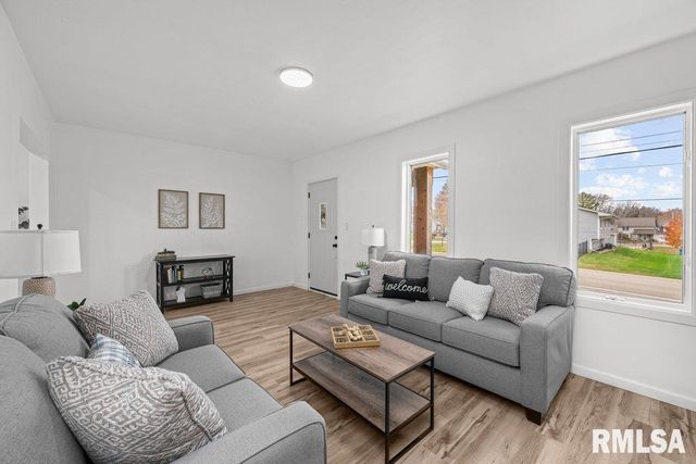 242 12TH Street, Rapids City, IL 61278