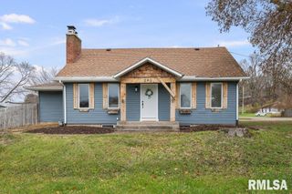 242 12TH Street, Rapids City, IL 61278