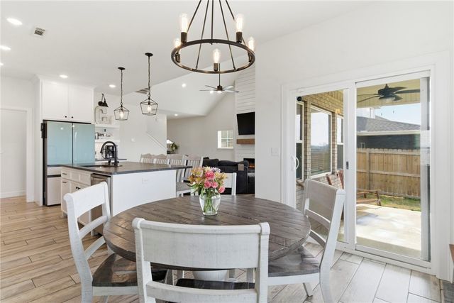 1251 Bootleg Road, Bentonville, AR 72713