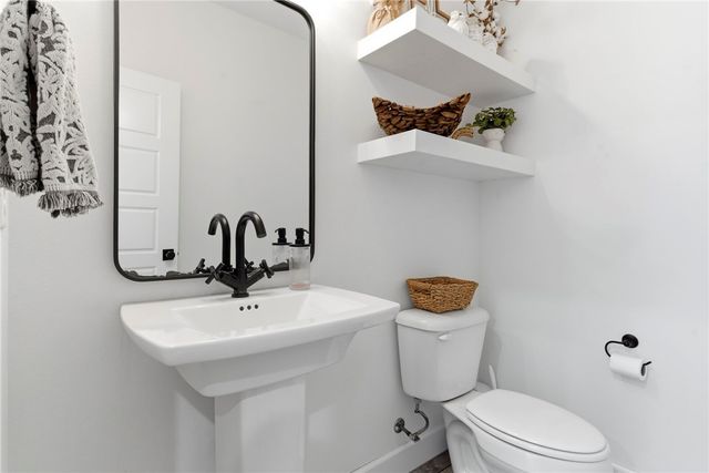 1251 Bootleg Road, Bentonville, AR 72713