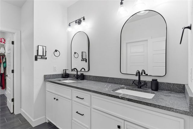 1251 Bootleg Road, Bentonville, AR 72713