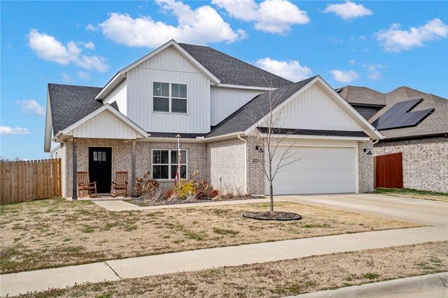 1251 Bootleg Road, Bentonville, AR 72713