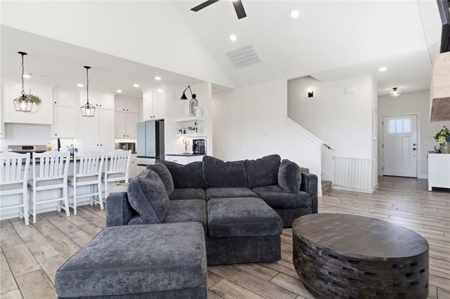 1251 Bootleg Road, Bentonville, AR 72713