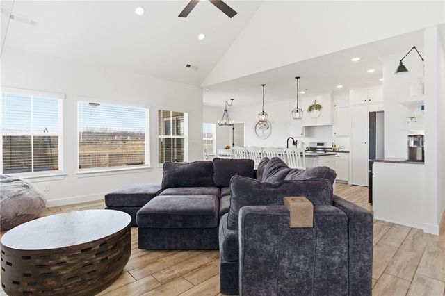 1251 Bootleg Road, Bentonville, AR 72713