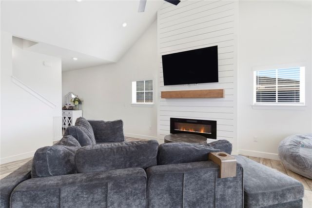 1251 Bootleg Road, Bentonville, AR 72713