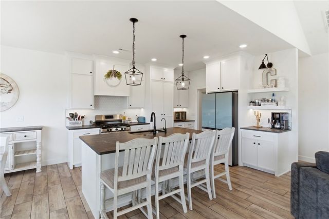 1251 Bootleg Road, Bentonville, AR 72713