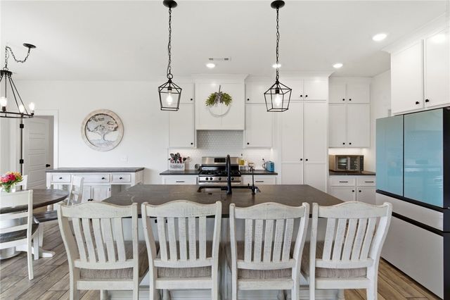 1251 Bootleg Road, Bentonville, AR 72713