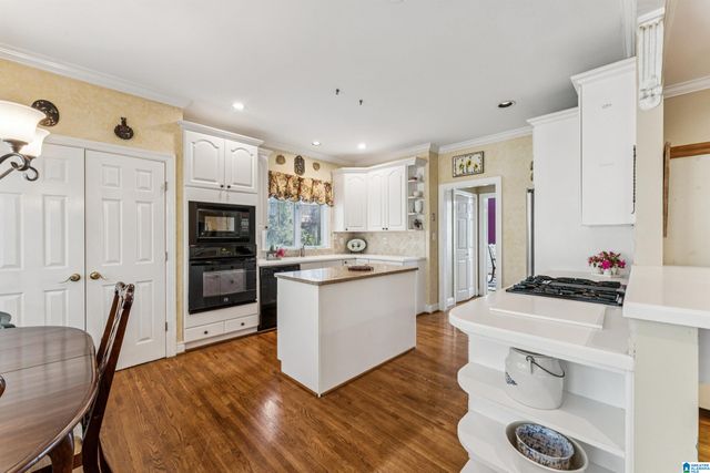 1201 LAKE POINT VISTA, Hoover, AL 35244