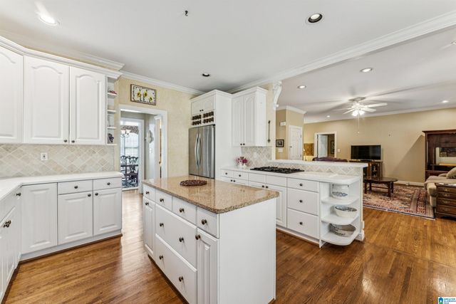 1201 LAKE POINT VISTA, Hoover, AL 35244