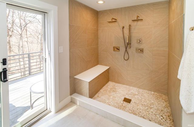 6211 Pfafflin Lake Boulevard, Newburgh, IN 47630