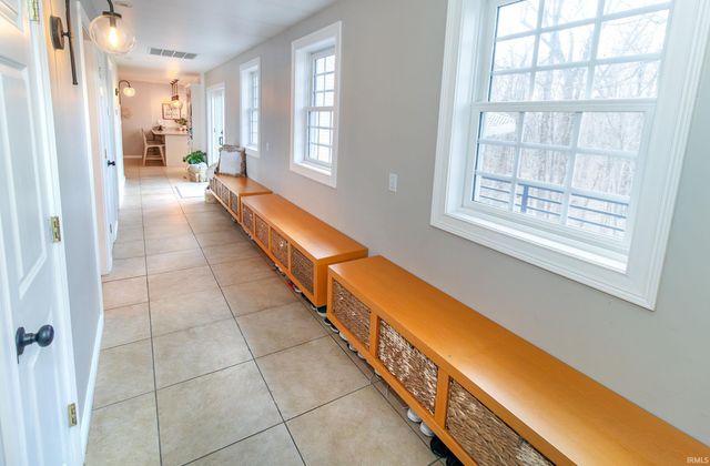 6211 Pfafflin Lake Boulevard, Newburgh, IN 47630