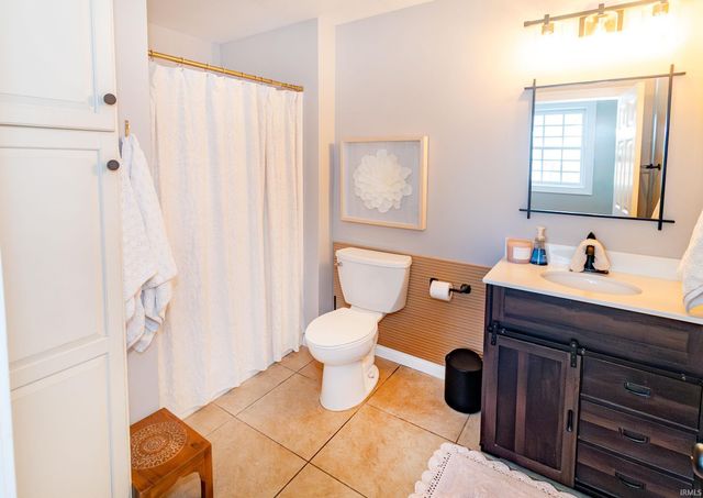 6211 Pfafflin Lake Boulevard, Newburgh, IN 47630