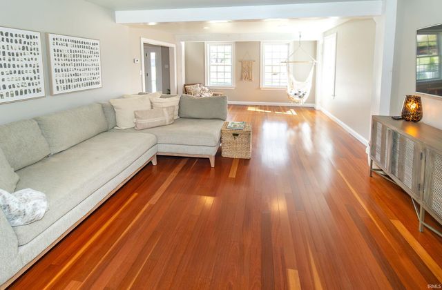 6211 Pfafflin Lake Boulevard, Newburgh, IN 47630