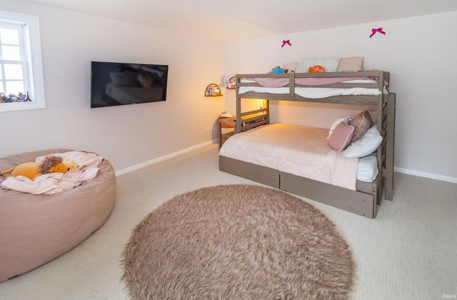 6211 Pfafflin Lake Boulevard, Newburgh, IN 47630