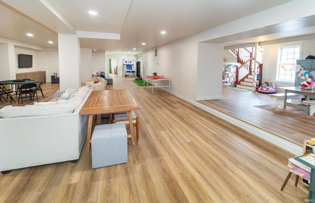 6211 Pfafflin Lake Boulevard, Newburgh, IN 47630