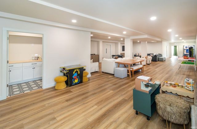 6211 Pfafflin Lake Boulevard, Newburgh, IN 47630