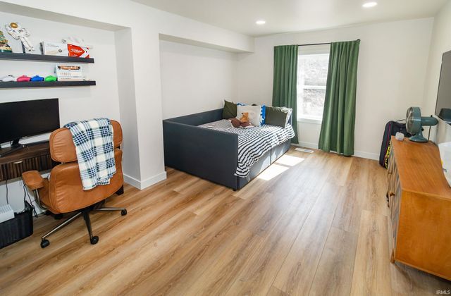 6211 Pfafflin Lake Boulevard, Newburgh, IN 47630