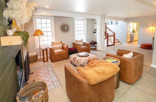 6211 Pfafflin Lake Boulevard, Newburgh, IN 47630