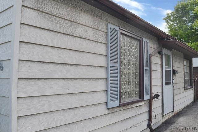 57 East End Avenue, Cheektowaga, NY 14225