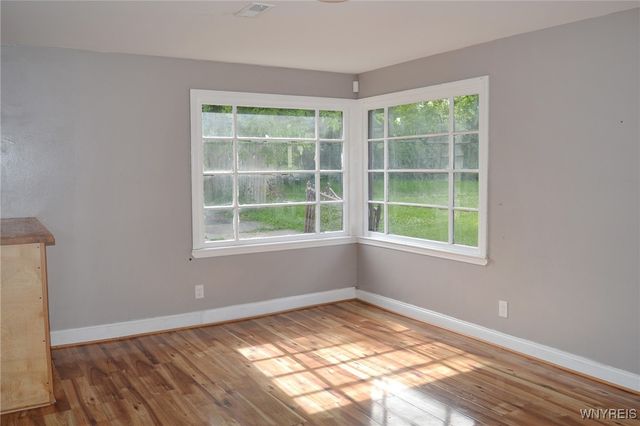 57 East End Avenue, Cheektowaga, NY 14225