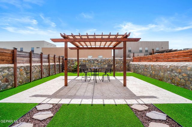 801 HC GILLBERT MINJARES Drive B, El Paso, TX 79927