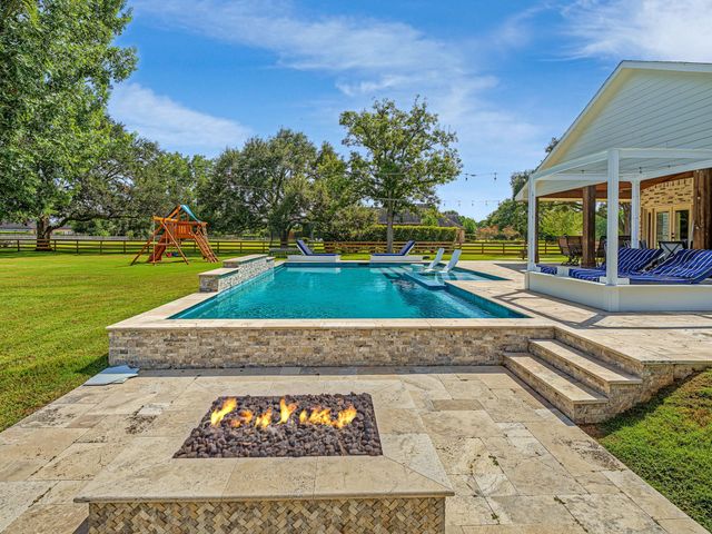 4002 Wentworth Drive, Fulshear, TX 77441