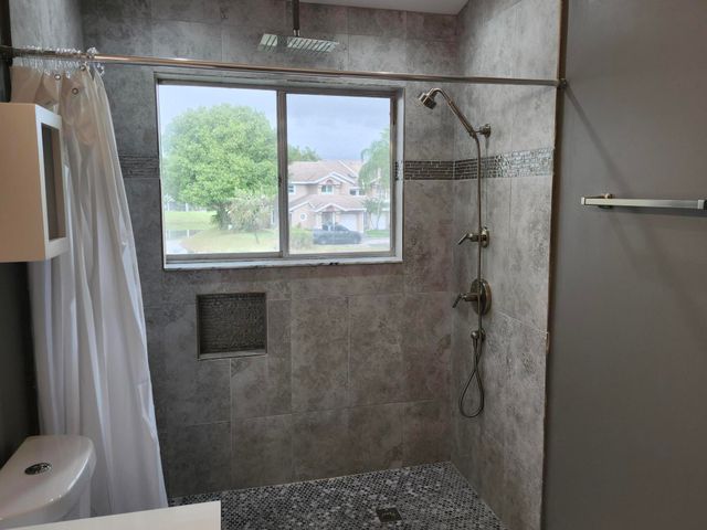 1919 Discovery Circle E, Deerfield Beach, FL 33442