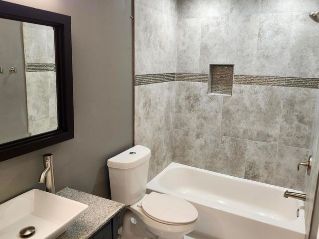 1919 Discovery Circle E, Deerfield Beach, FL 33442