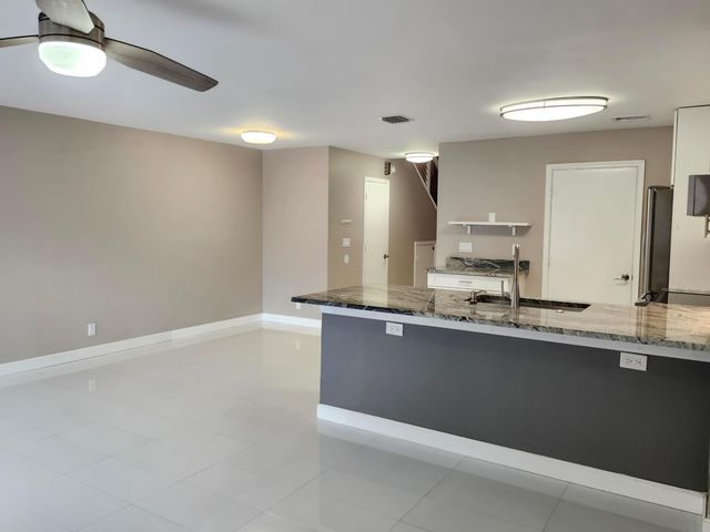 1919 Discovery Circle E, Deerfield Beach, FL 33442