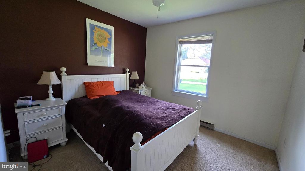 10 MEMORY LN, Stewartstown, PA 17363